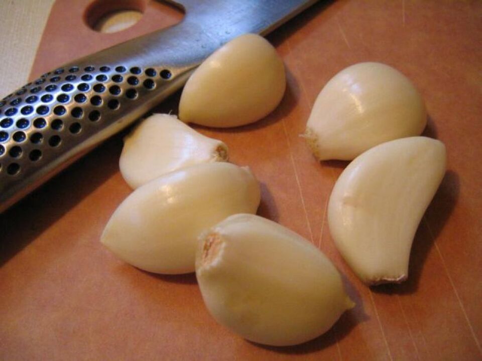 garlic to remove the papilla